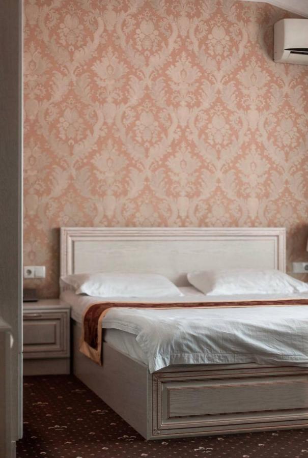 Hotel Grand Aristocrate Dubovtsy Екстериор снимка