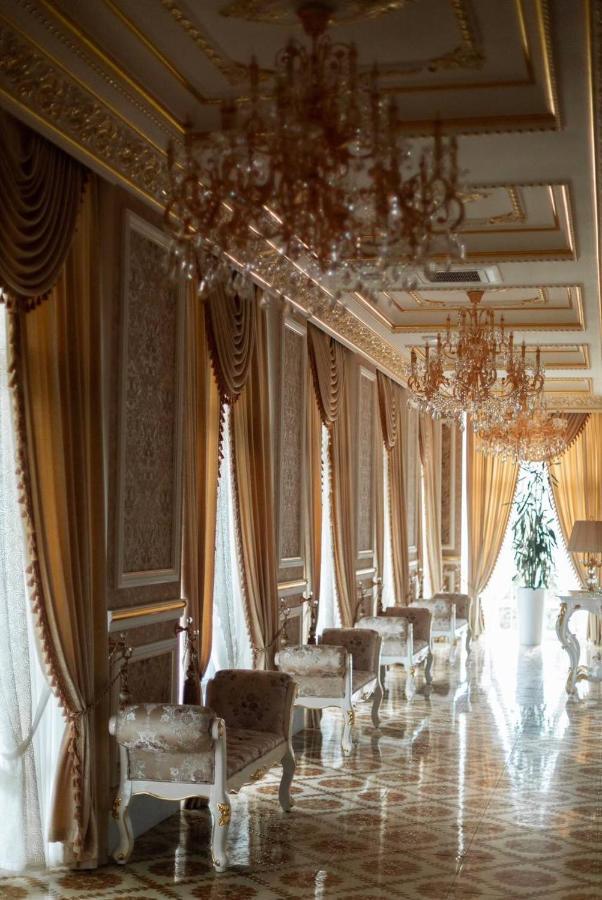 Hotel Grand Aristocrate Dubovtsy Екстериор снимка